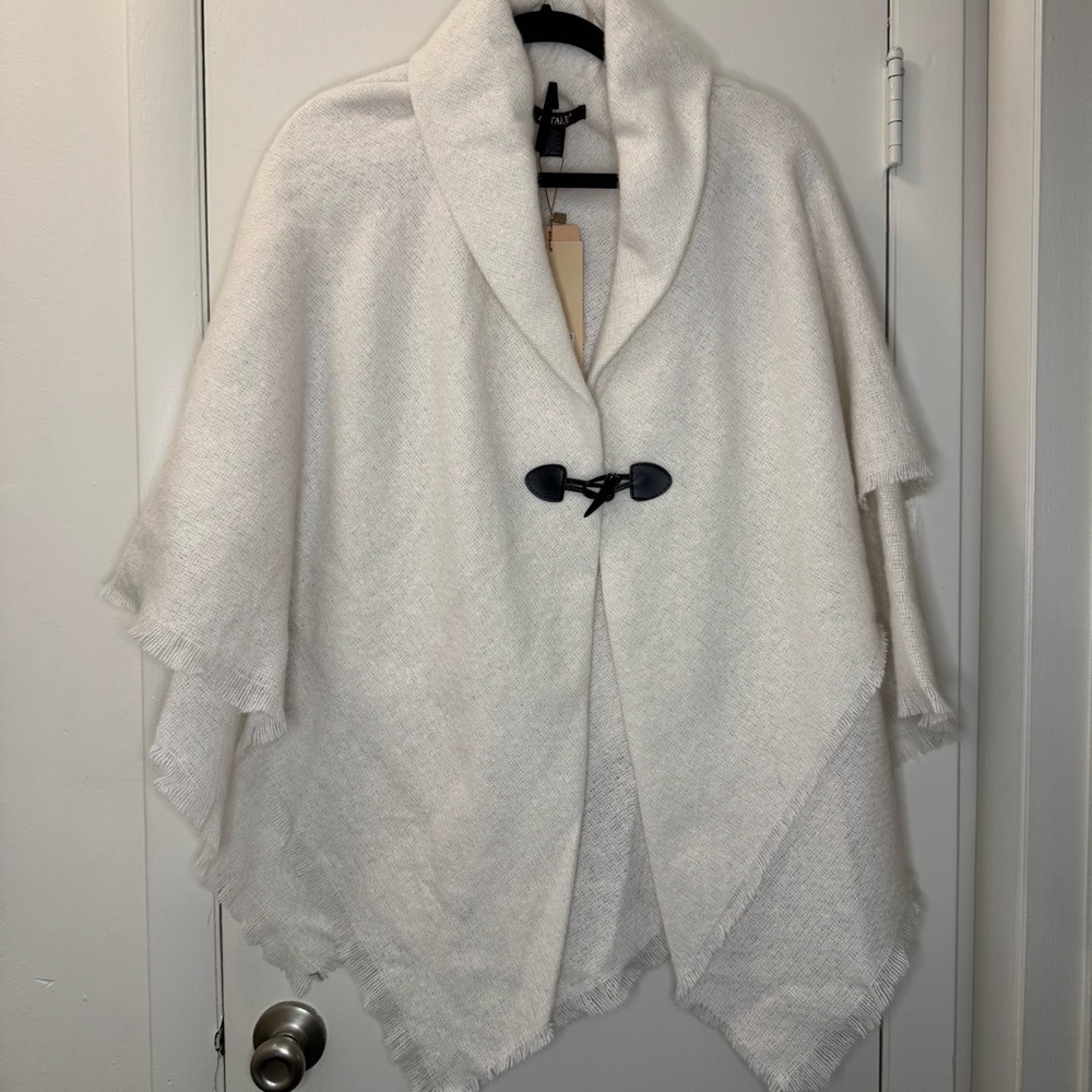 Chic White Women's Poncho with Toggle Closure